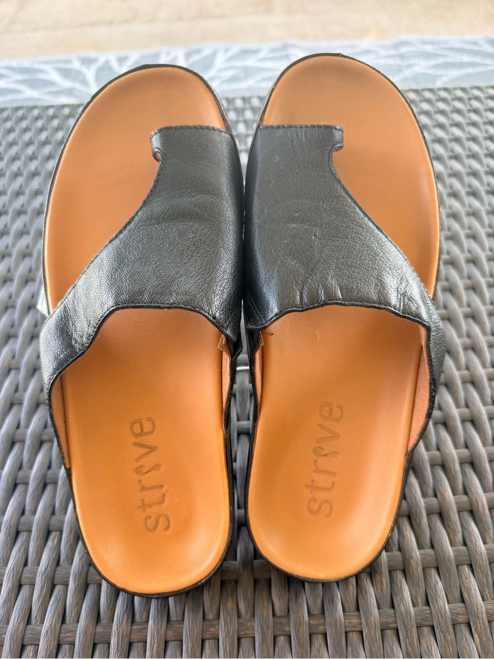 Strive Capri Black Leather Slide Sandals - Women’s  Casual Comfort 8.5-9
